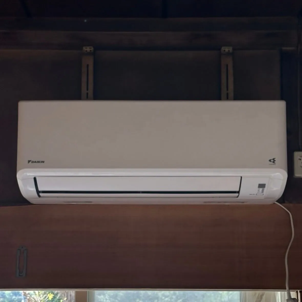 暑い夏も寒い冬も、快適な空間が大切ですね。